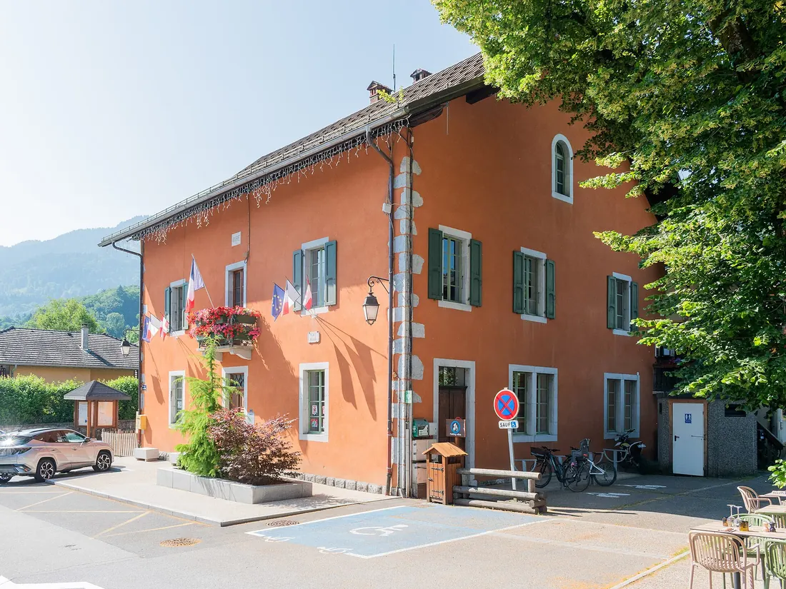 Town hall of Morillon (1)